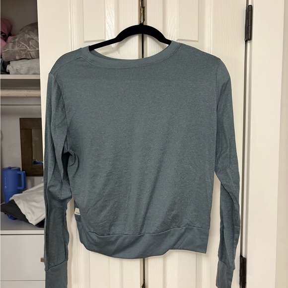 Vuori Women's Blue Long Sleeve - Picture 3 of 5